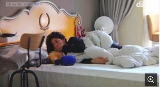 校园A片做爱视频曝光引发热议，学生隐私安全受关注，家长呼吁加强监管