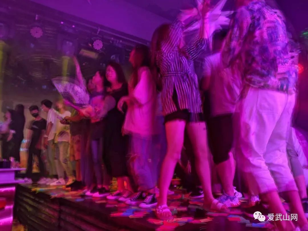 夜夜嗨成年人嗨无码激情狂欢派对尽情释放自我