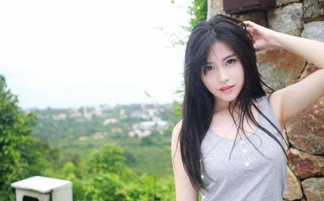 微熟女免费小视频尽显优雅魅力,时尚穿搭与自信风采,轻松展现成熟女性独特韵味 微熟女免费小视频尽显优雅魅力,时尚穿搭与自信风采,轻松展现成熟女性独特韵味