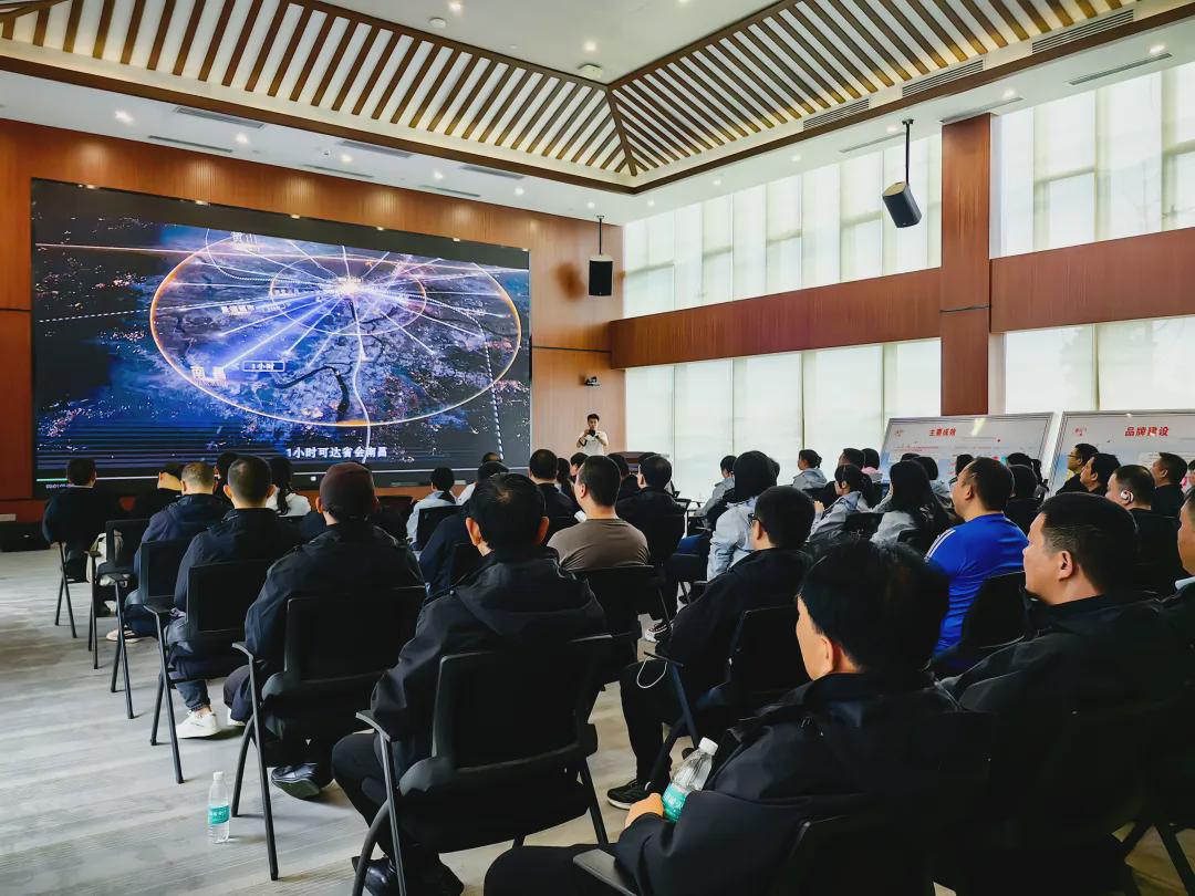 印度AV产业崛起背后的文化冲突与争议，揭秘其市场现状，探讨未来发展