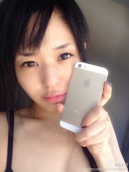 酱香少女AV自拍惊艳瞬间，青春洋溢，魅力四射，创意无限