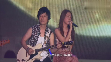 1.五月天婷婷绽放青春光芒