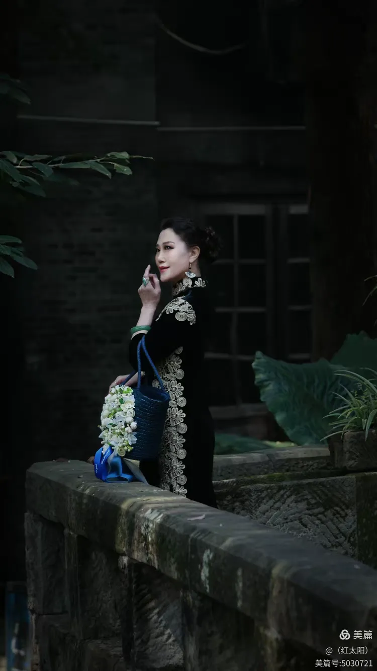 欧美丰满老妇BBBBB的迷人风采，优雅气质，独特韵味令人难忘