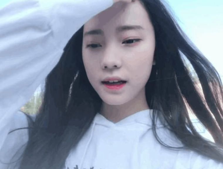 幼稚的初中女生浜，青春校园故事，成长烦恼，友情与梦想，纯真年代