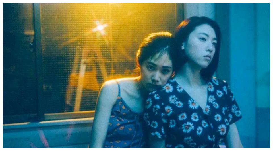 老女人AV题材电影推荐，经典作品盘点，热门剧情解析