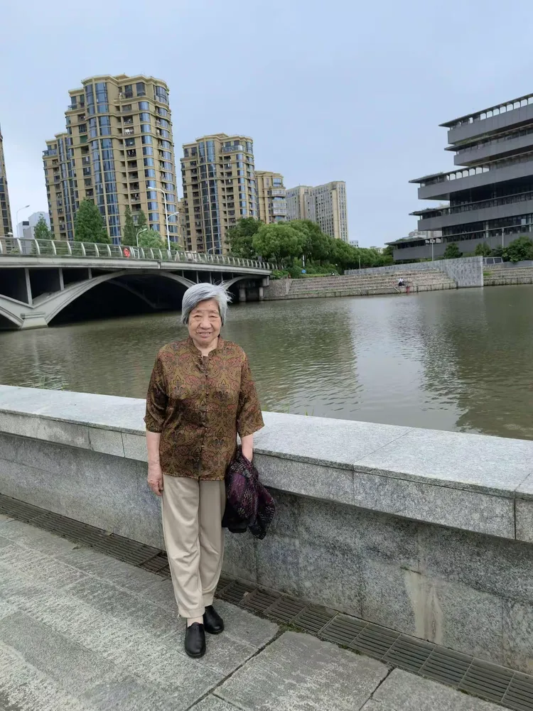 6070老太婆老太婆浜的晚年生活故事,温暖回忆,岁月留痕,感动人心 6070老太婆老太婆浜的晚年生活故事,温暖回忆,岁月留痕,感动人心