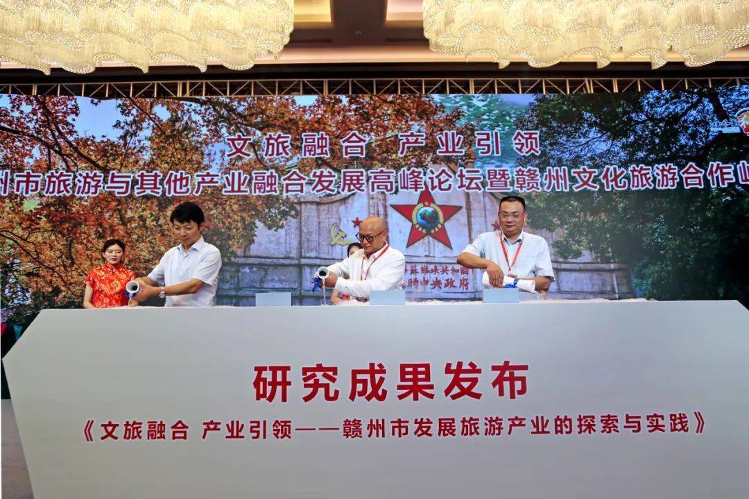 狼狼AV震撼来袭全新体验不容错过，独家内容精彩纷呈，速来围观