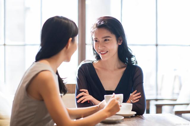 中国女人群交探讨现代社交现象与情感需求，分析趋势，分享观点