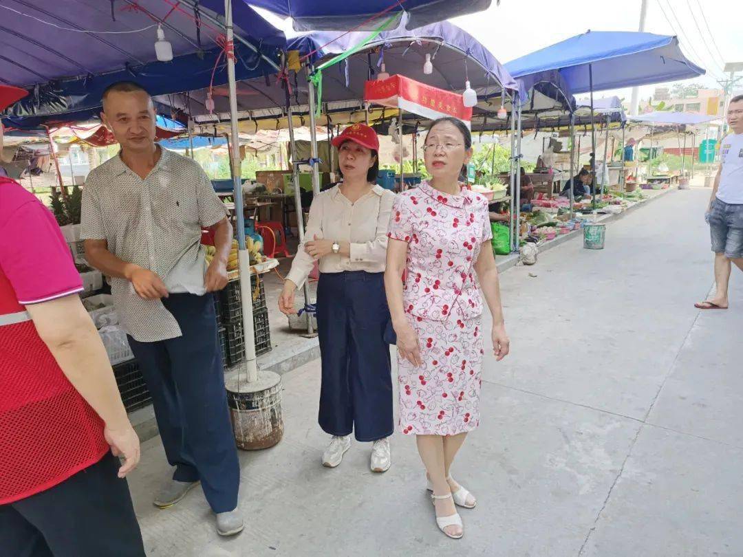 乡村大乳村妇疯狂做爱浜故事，揭秘激情背后的秘密，探索乡村爱情真谛