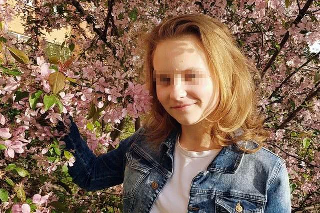 俄罗斯狂躁美女大BBBBBB浜震撼来袭，极致魅力引爆全网，独特风格颠覆你的想象