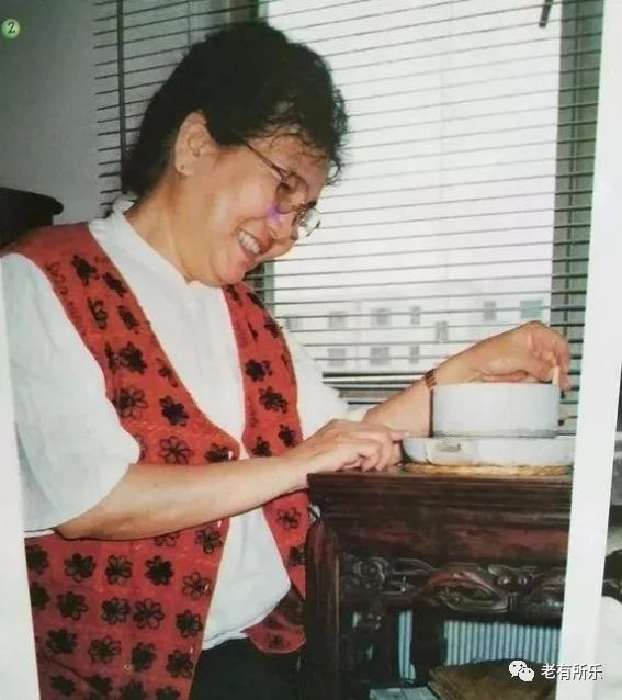 退休老妇高秀英的性经历，晚年情感探索，真实故事揭秘，老年生活另一面