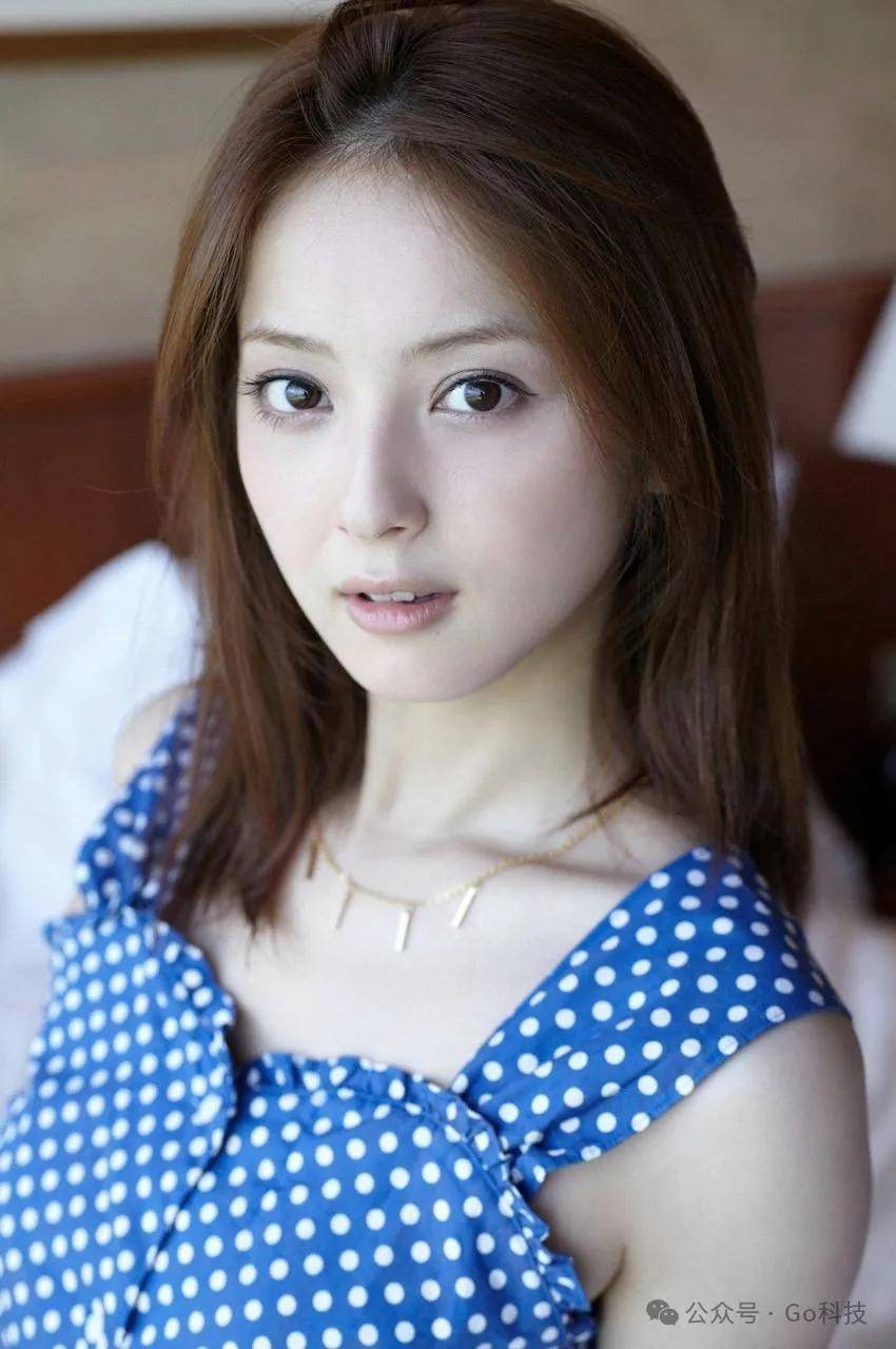 佐佐木希AV作品精选，经典合集回顾，高清画质不容错过
