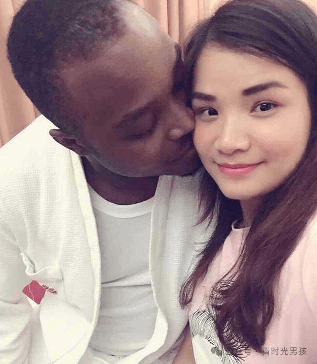 1.袖珍女与黑人做爰的禁忌之恋