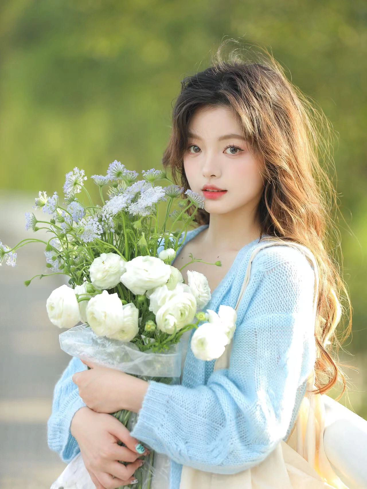 娇小可爱的日本女生穿搭指南，清新甜美风格，日常搭配技巧