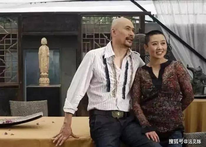 欧美老人巨大GAy的晚年生活，探索独特情感世界，揭秘他们的爱与勇气