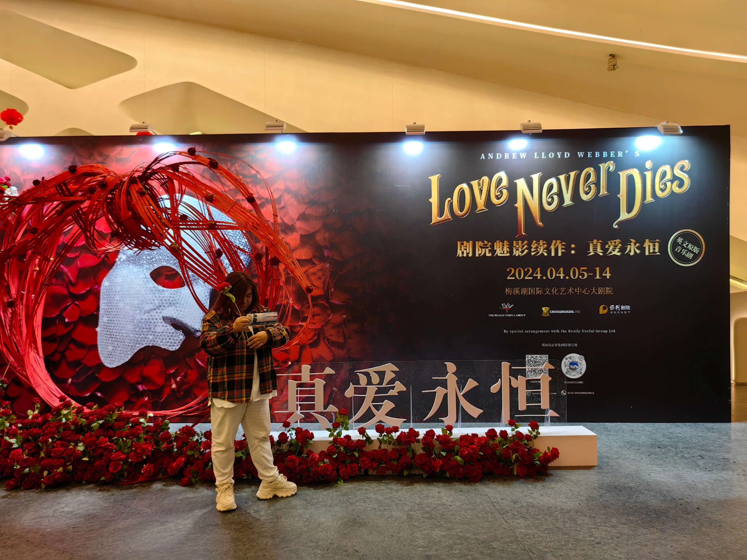 "老头老太做爰视频，温馨晚年生活，感动瞬间记录，真爱永恒见证"
