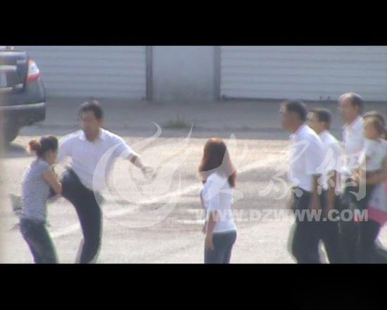 2.西欧XX破女摘花视频引发热议，网友疯狂转发，真相令人震惊