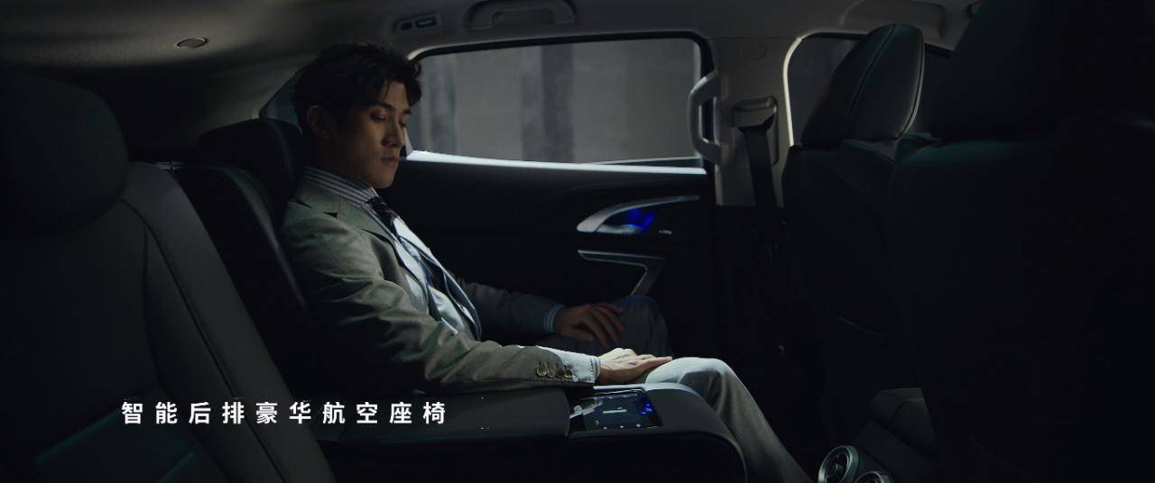 边添小泬边狠狠躁视频男男浜激情碰撞，热血沸腾，双男主对决引爆全网