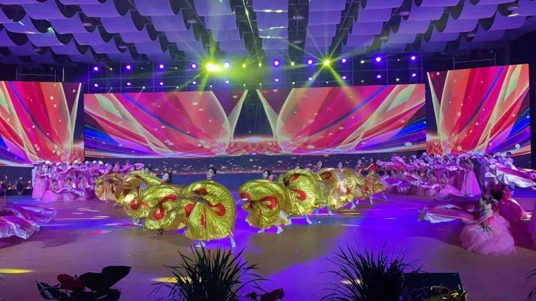 四川一级A片震撼上映最新剧情扣人心弦,精彩画面不容错过,独家揭秘幕后花絮 四川一级A片震撼上映最新剧情扣人心弦,精彩画面不容错过,独家揭秘幕后花絮