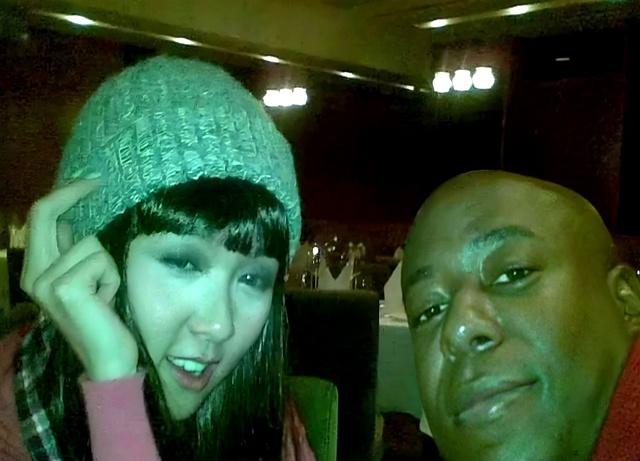 黑人强烈进出得抽搐黑人强烈进出得抽搐震撼瞬间，激烈对抗，黑人强烈进出得抽搐画面曝光