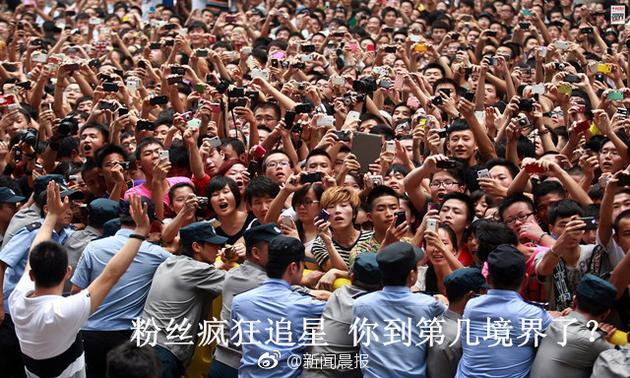 亚洲GV男星激情对决，热血场面引爆荧屏，粉丝疯狂追捧