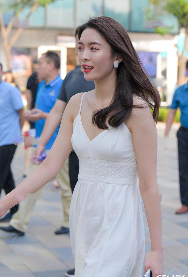 丰满型一级少妇的迷人魅力，展现成熟女性风采，打造性感优雅气质