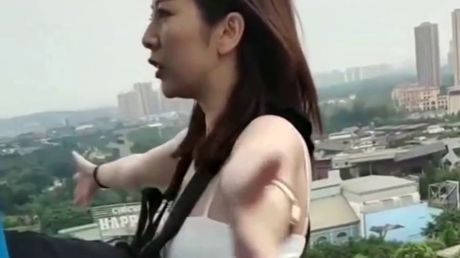 东北少妇高潮的激情瞬间，深夜独处，欲望燃烧，难以自控的放纵体验
