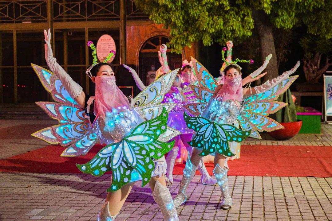 四五色播绽放多彩世界，探索视觉艺术，感受缤纷魅力