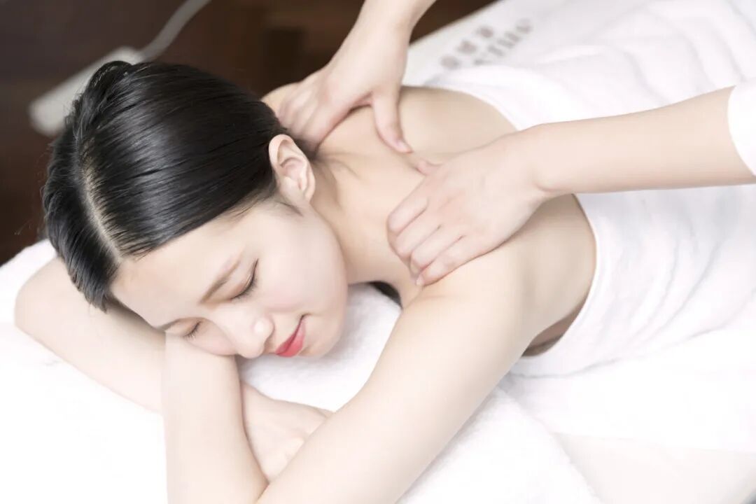国产揉揉人人干新体验，轻松享受舒适按摩，放松身心更健康