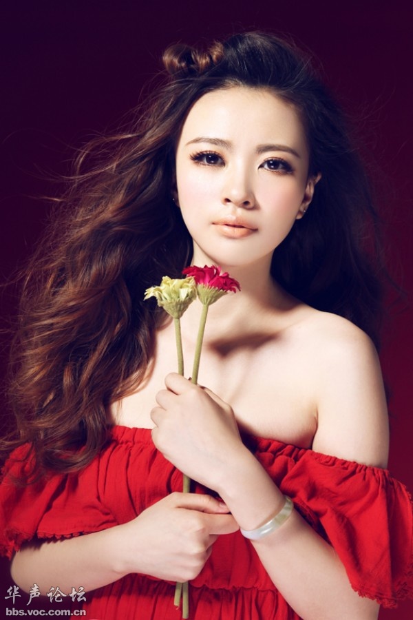 陈丽佳专辑灯全图浜震撼发布，新歌点亮梦想，独家写真首曝光