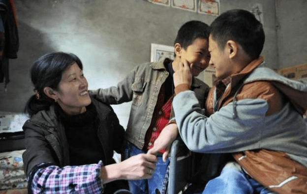 中国老头操奶奶晚年生活故事，乡村爱情回忆，传统家庭温情