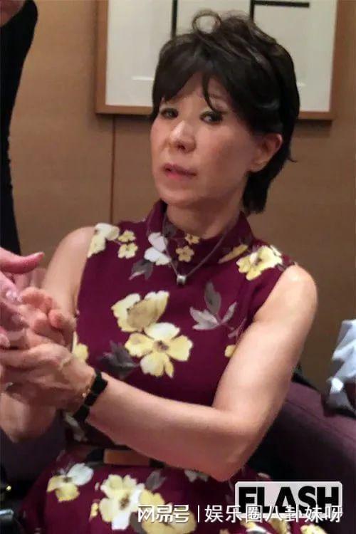 日本老女人毛片经典合集，重温怀旧风情，探索成熟魅力