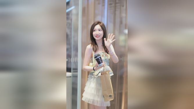 中国熟少妇风情万种，魅力无限，成熟韵味令人陶醉