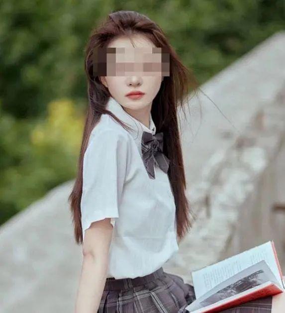 2.国产女学生卖婬一級處女片浜曝光，社会震惊，警方介入调查真相