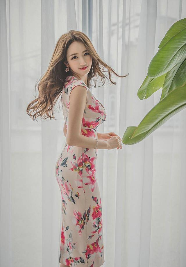 2.zzji欧美成熟丰满，性感魅力绽放，自信优雅格调，展现独特女性韵味