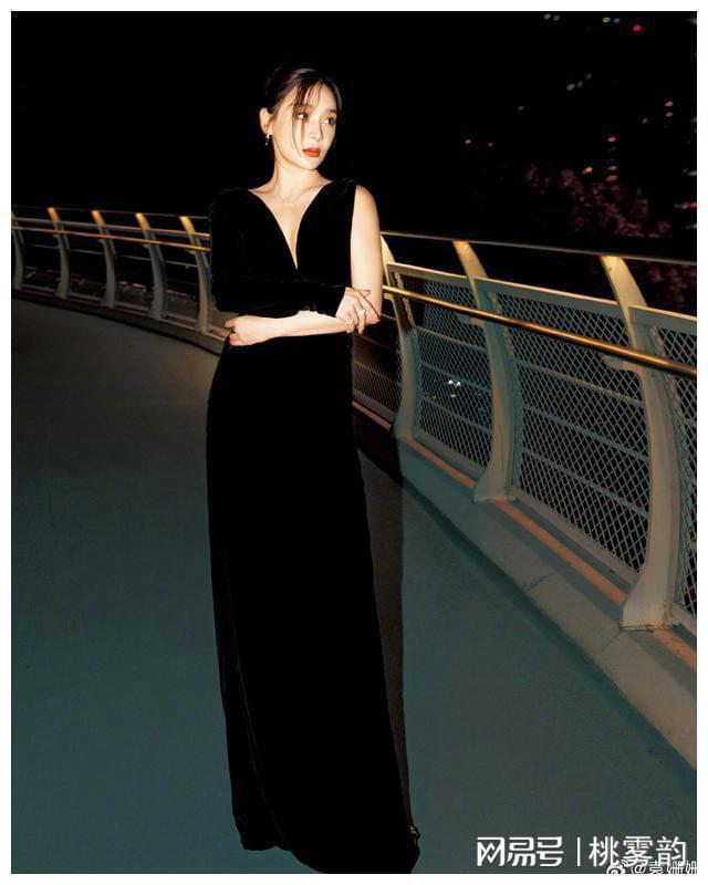 玉女裸体ferr浜惊艳亮相，绝美身材引爆全网，性感写真震撼发布