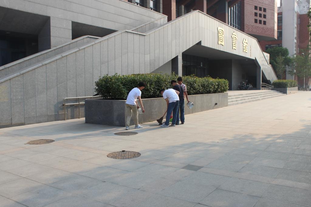 学生处破获女A片黄网站案件，加强网络安全教育，净化校园环境