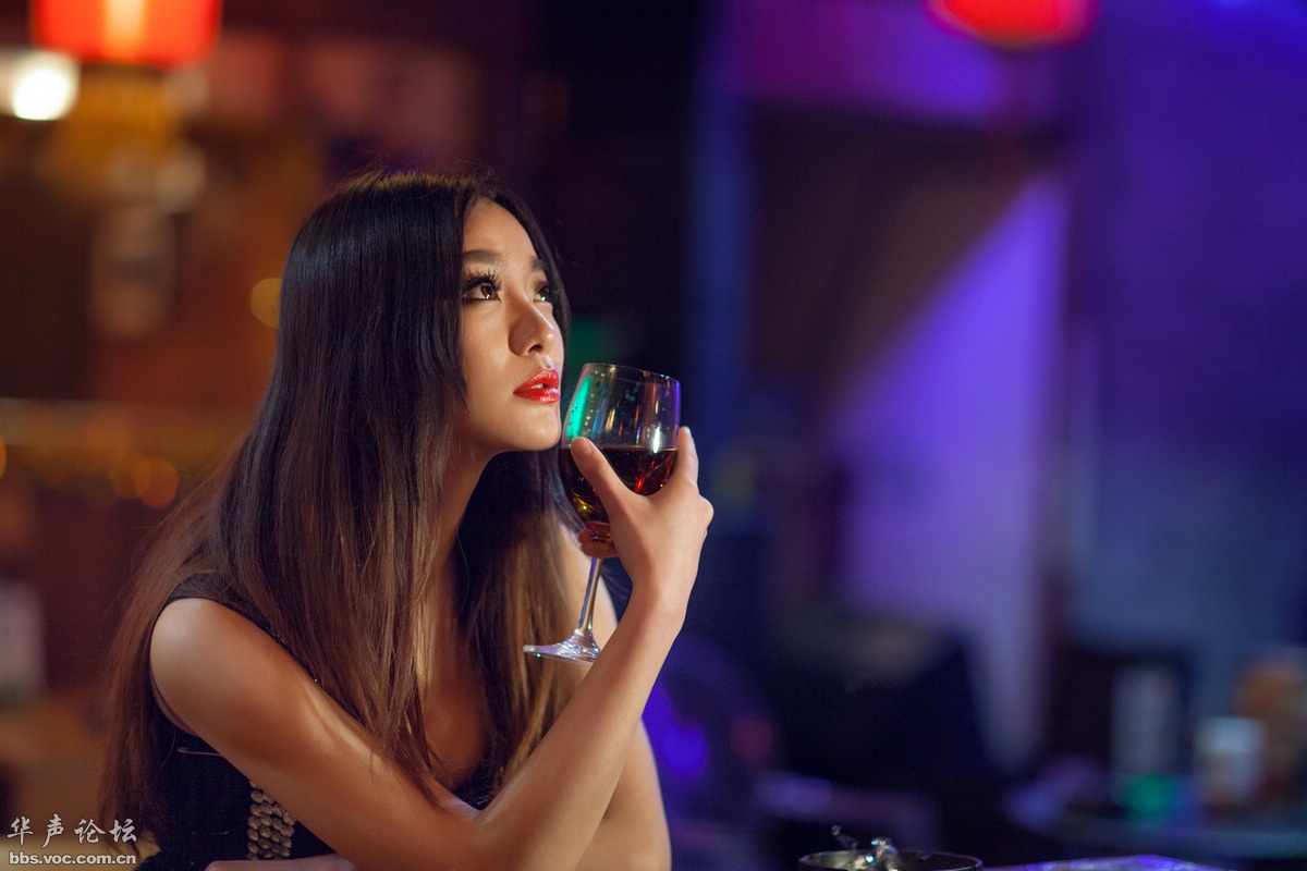 亚洲AV永久无码福利片银杏绽放，璀璨光影，夜色撩人，尽享视觉盛宴