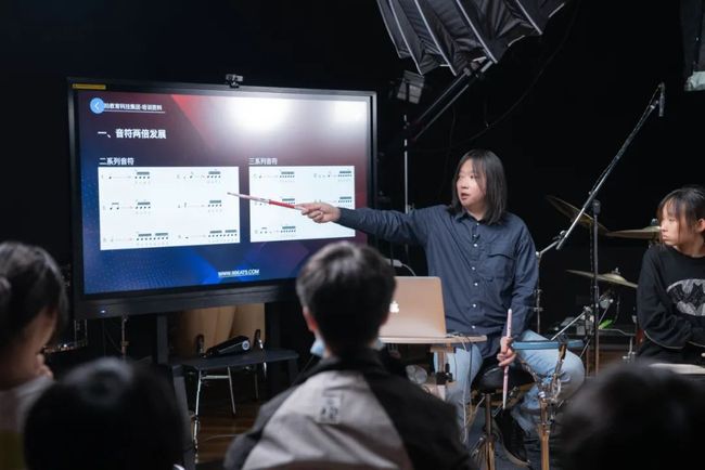 2.男女做爰真人视频直播，真实互动，高清画质，独家内容等你来