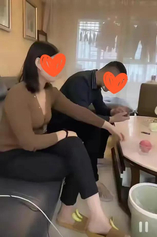 女教师办公室激情片流出，真实偷拍，高清无码，震撼视觉体验
