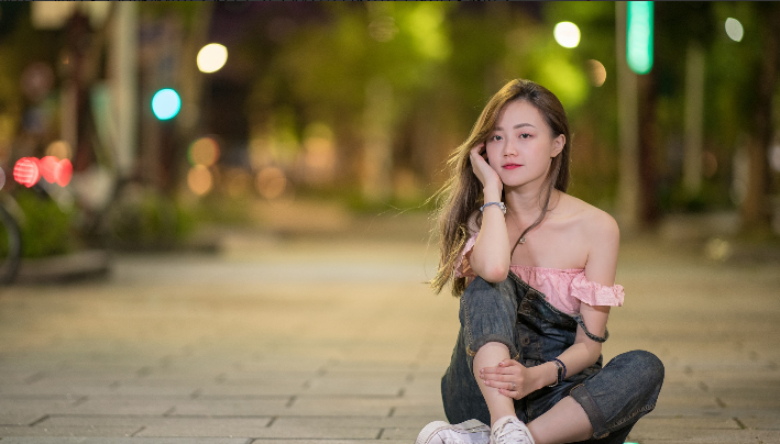 处破女处破全过第一次特写镜头下的青涩与蜕变，真实记录少女成长瞬间，情感细腻动人