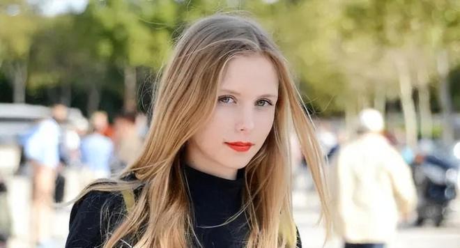 俄罗斯狂躁美女大BBBBBB浜震撼来袭，极致魅力引爆全网，独特风格颠覆你的想象