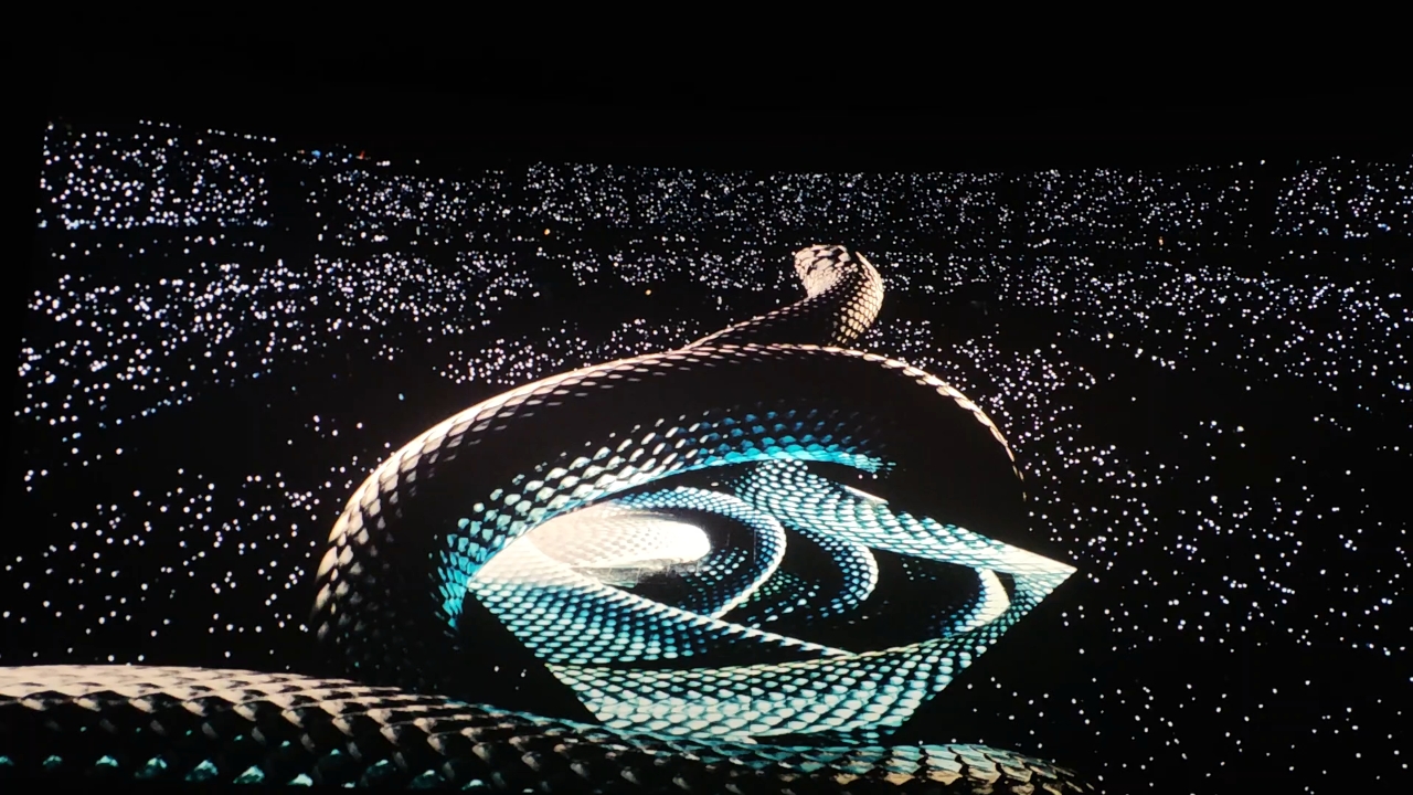 高清护眼显示器特写，极致视觉体验，舒适办公娱乐首选