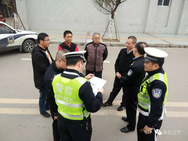 公交车挺进老师体内引发热议，安全驾驶需重视，校园周边交通隐患待整改