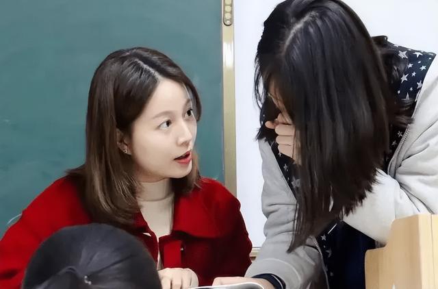 杨幂AAAA片毛片免费观浜引发热议,网友热议其真实性,揭秘背后真相 杨幂AAAA片毛片免费观浜引发热议,网友热议其真实性,揭秘背后真相