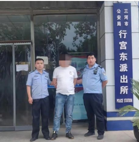 黑人大战少妇引发激烈冲突，街头混战震撼全城，警方紧急介入调查