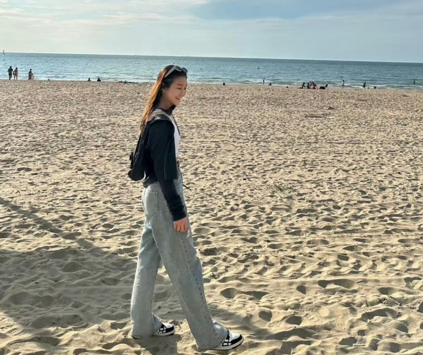 梦见在海边捡万浜免费高清视频在线观看，一个人看的治愈系海边梦境，探索神秘海滩宝藏