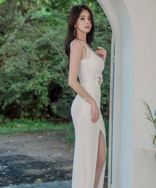 1.伊人婷婷一区二区绽放优雅魅力
