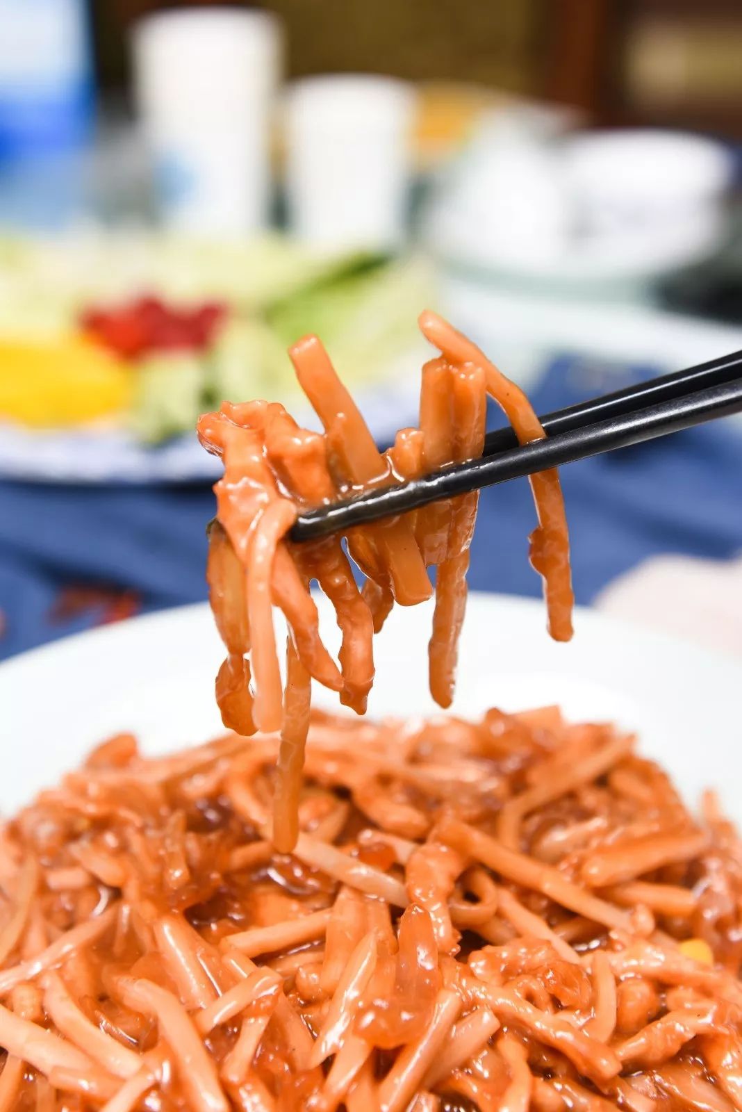 丝瓜黄片新鲜上市，营养丰富，口感鲜嫩，烹饪多样