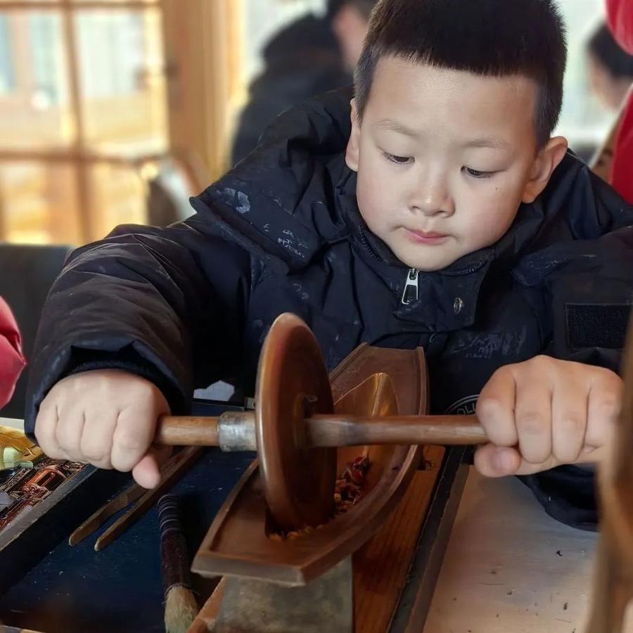国产精品久久久久AAAA九色展现东方美学魅力，探索传统工艺精髓，感受独特文化韵味